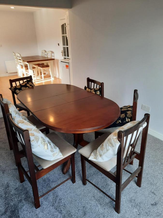 4 Bedroom, 15 Min To Limerick City Quiet Retreat. Exterior photo